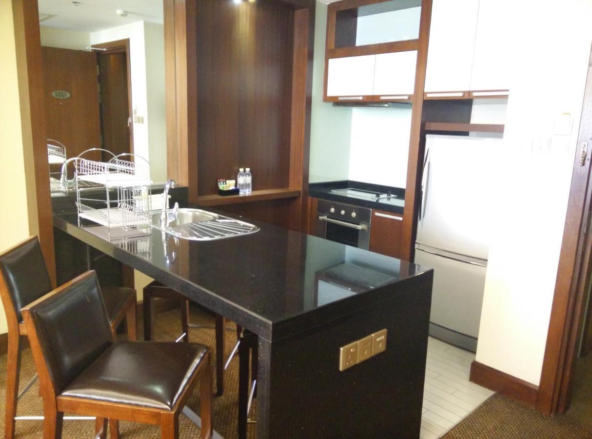St Giles Gardens Hotel Куала Лумпур Екстериор снимка A kitchen in a hotel suite